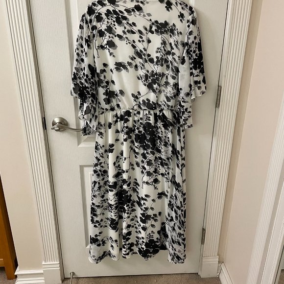 Brownstone Studio Black & White Dress, PL - Picture 3 of 8